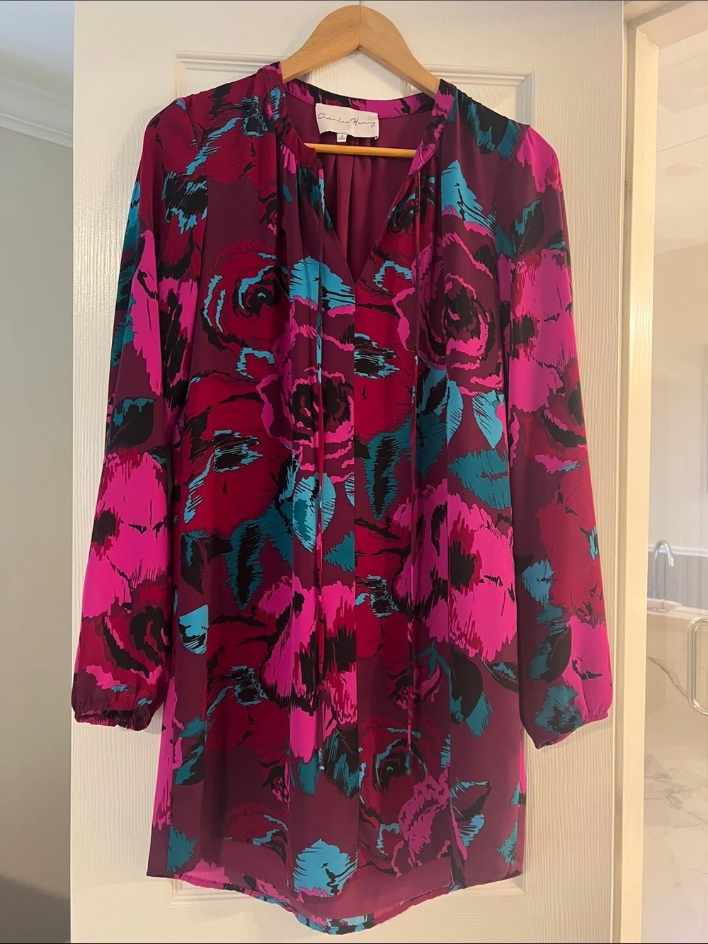 Charming Floral V-Neck Long-Sleeve Blouse in Fuchsia & Teal